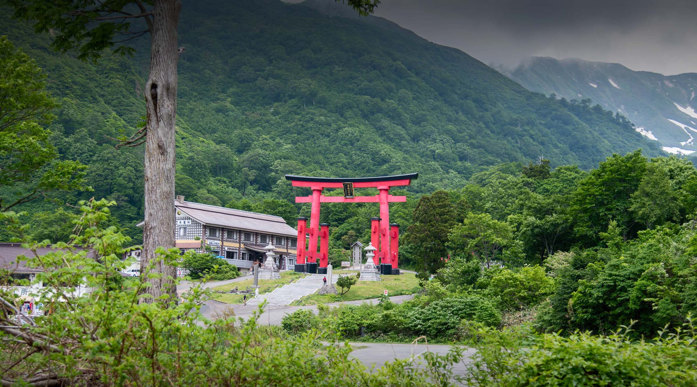 The Dewa Sanzan | The official website of the Dewa Sanzan mountains.